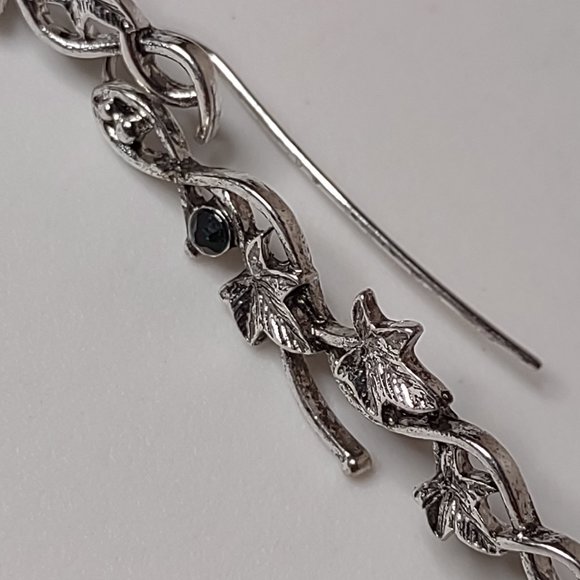 Long Silver Tone Leaf Earrings With Green Stone - Picture 9 of 14